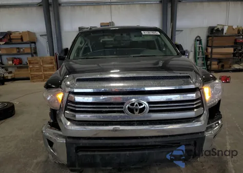 2016 Toyota Tundra Crewmax Sr5 z USA, uszkodzony, nr VIN 5TFDW5F14GX502850